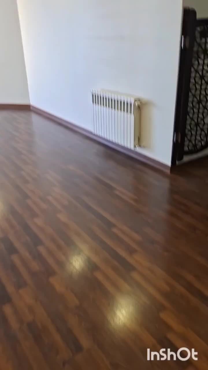 شهرک لاله ۱۲۷متر ۳خواب ۲کله نورگیر