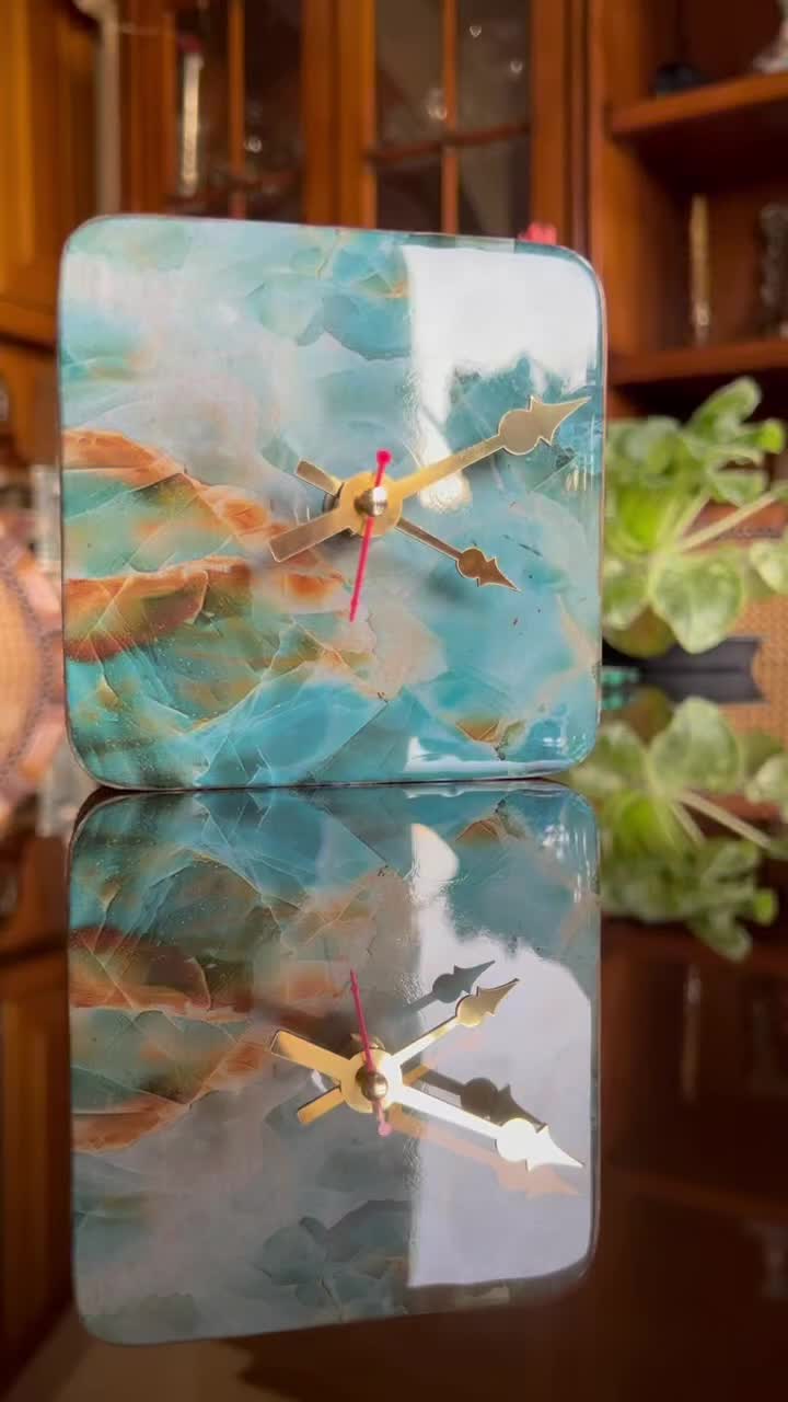 ساعت رزینی آبی فیروزه‌ای|ساعت دیواری و تزئینی|تهران, اکباتان|دیوار