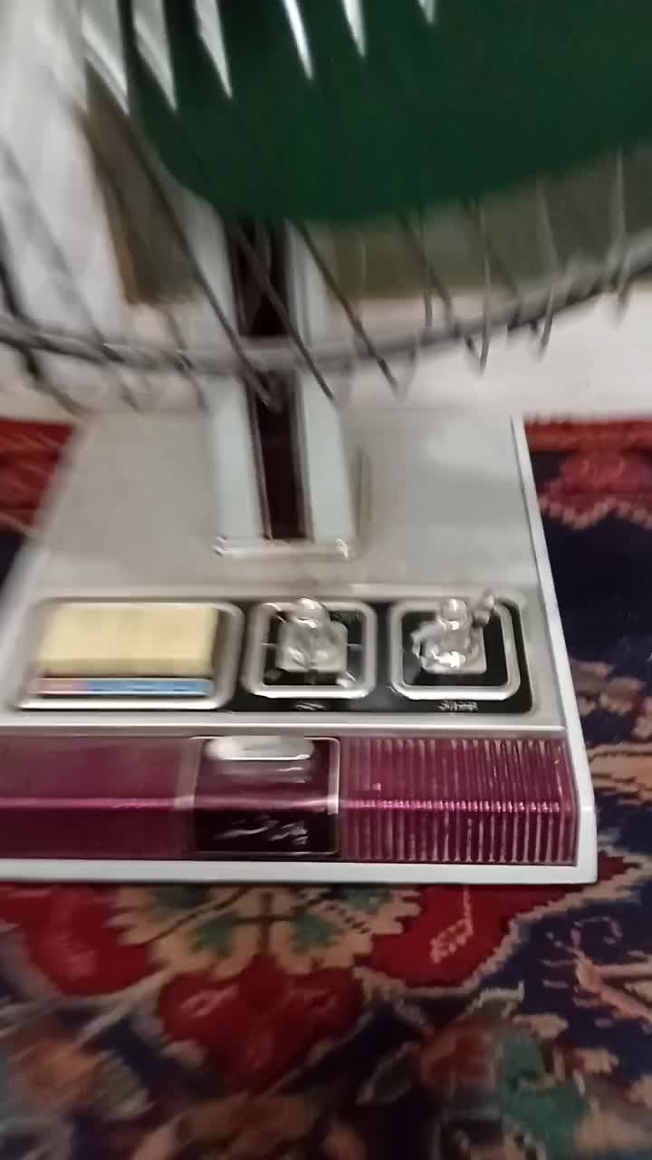 پنکه تمام فلزی پارس خزر قدیمی عتیقه سالم و تمیز|پنکه و تصفیه‌کنندهٔ هوا|اصفهان, شیخ اشراق|دیوار