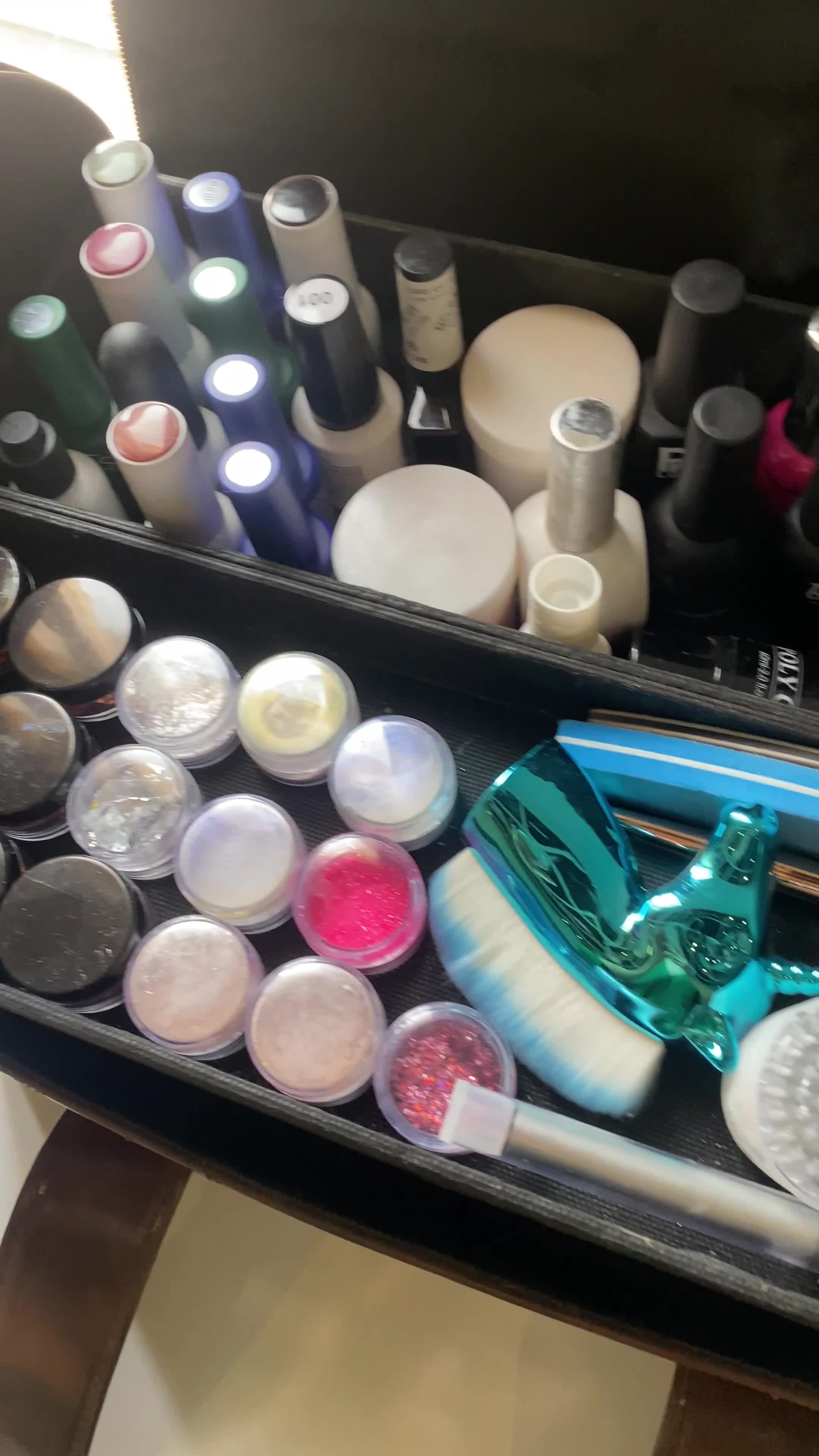 وسایل ناخنکاری با کیف چرم و یووی با سوهان برقی|آرایشی، بهداشتی، درمانی|تبریز, |دیوار