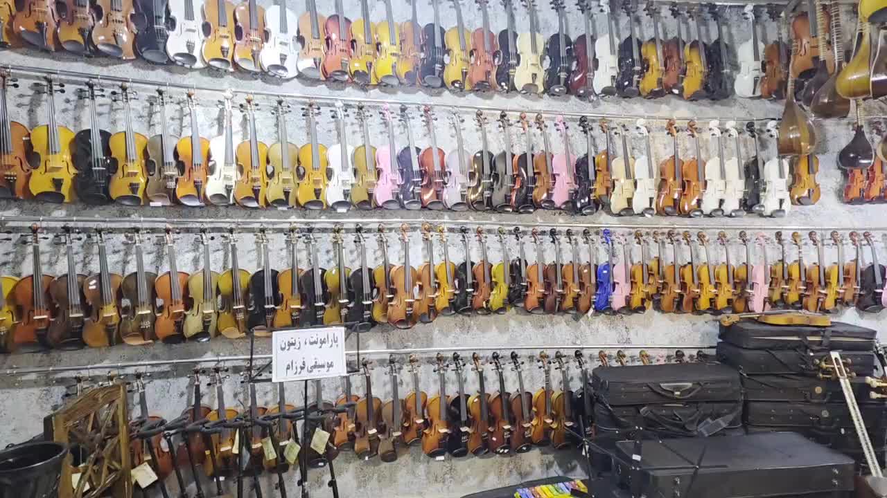 ویولن دست ساز کلانتری(استوک)|ویولن|شیراز, سینما سعدی|دیوار