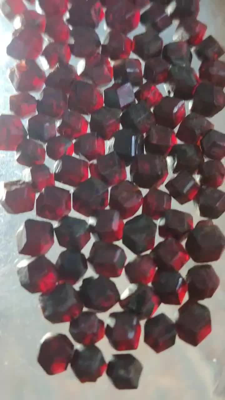 سنگ گارنت سرخ|جواهرات|کرمان, |دیوار