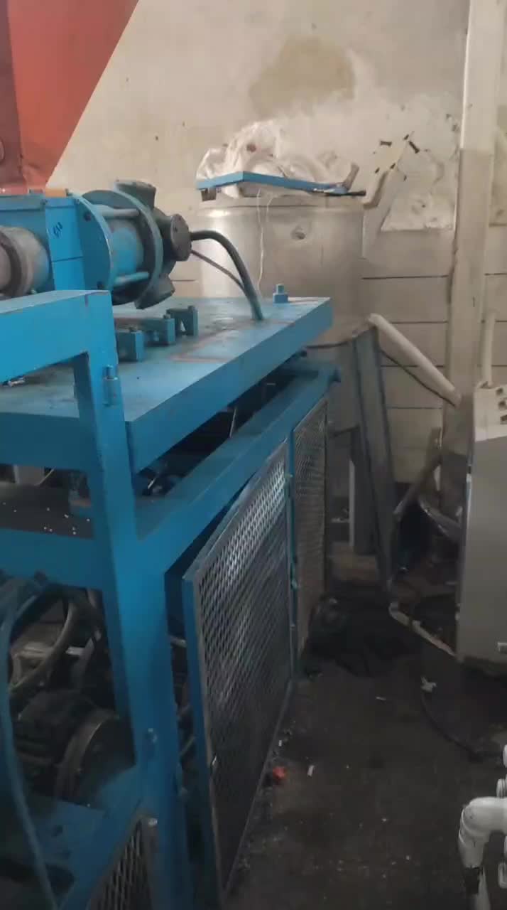 دستگاه تزریق بادی 10لیتری و 2لیتری|ماشین‌آلات صنعتی|اصفهان, قهجاورستان|دیوار