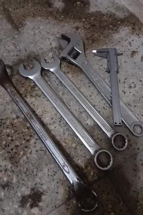 آچار وکولیس|ابزارآلات|رشت, دروازه لاکان|دیوار