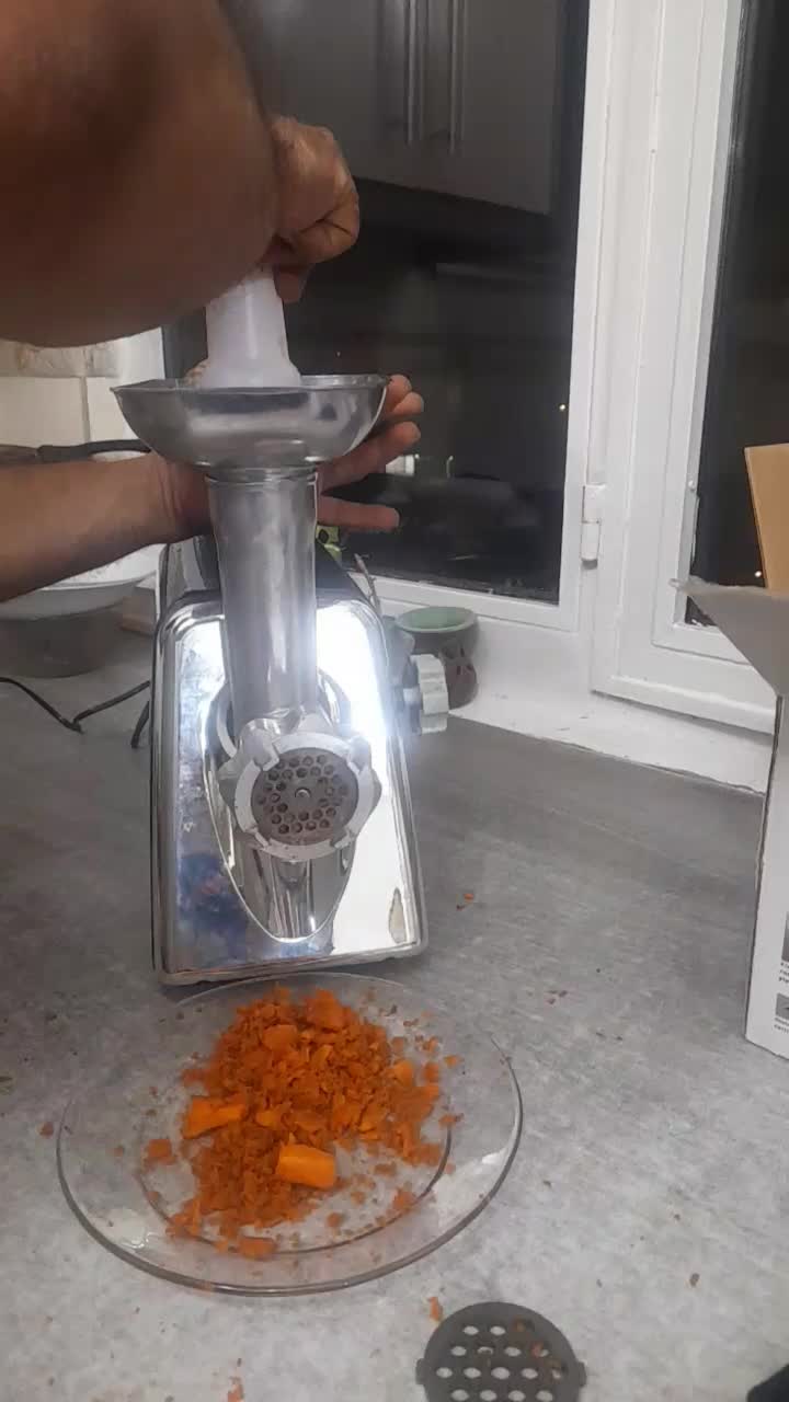 چرخ گوشت ترکیه ای|خردکن، آسیاب، غذاساز|تهران, باغ فیض|دیوار