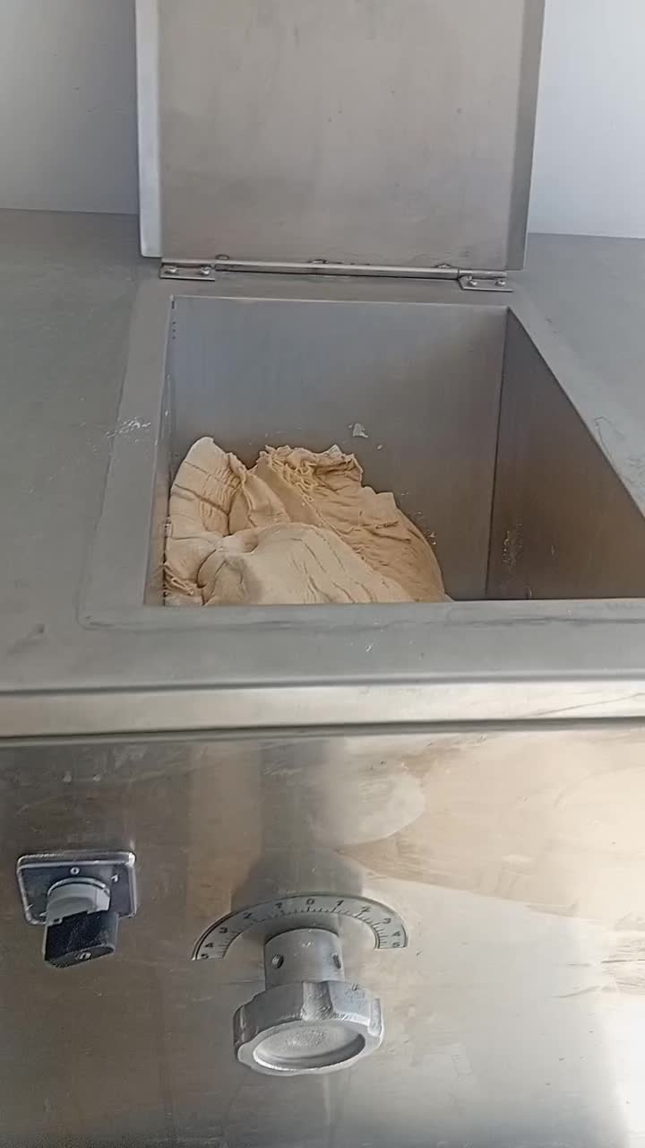 دستگاه چانه گیر.بی پلاس|ماشینآلات صنعتی|فامنین, |دیوار