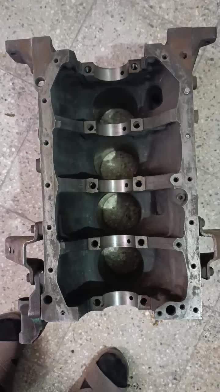 موتور تویوتا ۲۴۰۰ کریسیدا|قطعات یدکی و لوازم جانبی|شهرضا, |دیوار