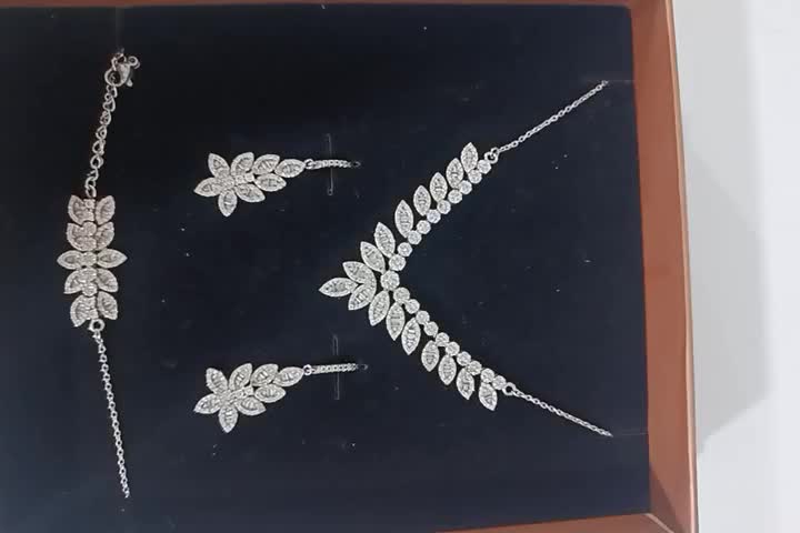 فروش ست نقره زنانه زیرقیمت بازار|جواهرات|صدرا-فارس, فاز ۱|دیوار