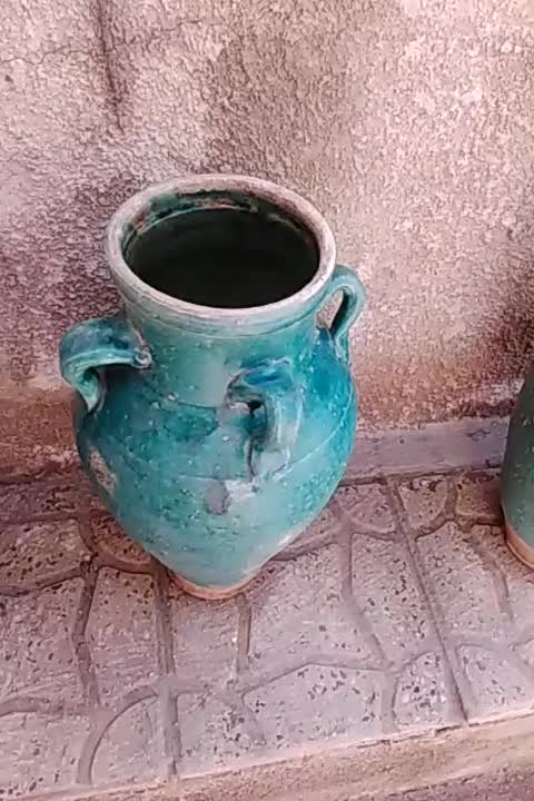 لاجین و کوزه قدیمی قابل استفاده|کلکسیون اشیاء عتیقه|اراک, |دیوار