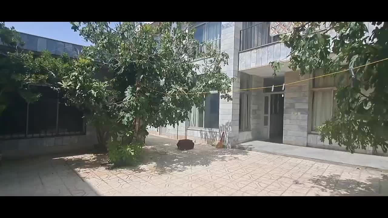 منزل ویلایی دو طبقه ۵ دقیقه پیاده روی تا حرم|اجارهٔ کوتاه‌مدت آپارتمان و سوئیت|مشهد, حرم مطهر رضوی|دیوار