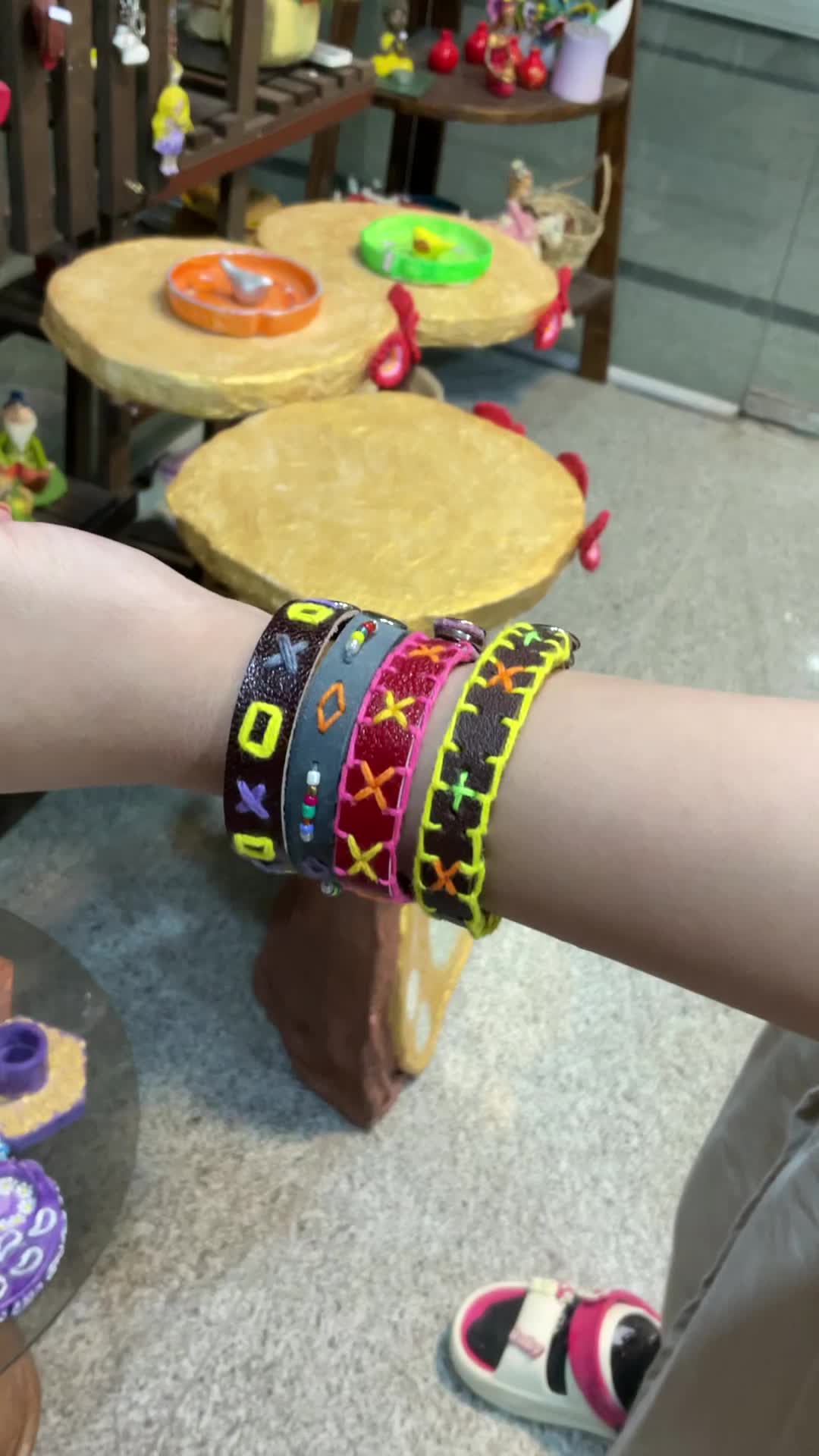 دستبندهای چرمی با طرحهای سنتی|جواهرات|کرمان, |دیوار