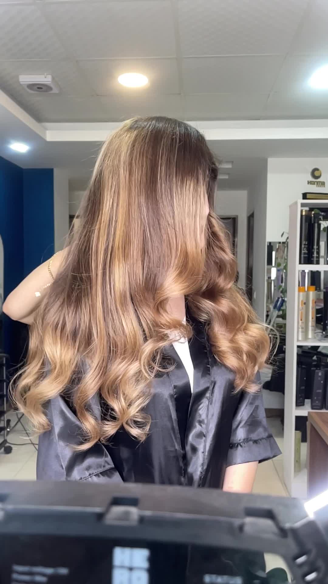 رنگ و لایت|خدمات آرایشگری و زیبایی|رشت, گلباغ نماز|دیوار