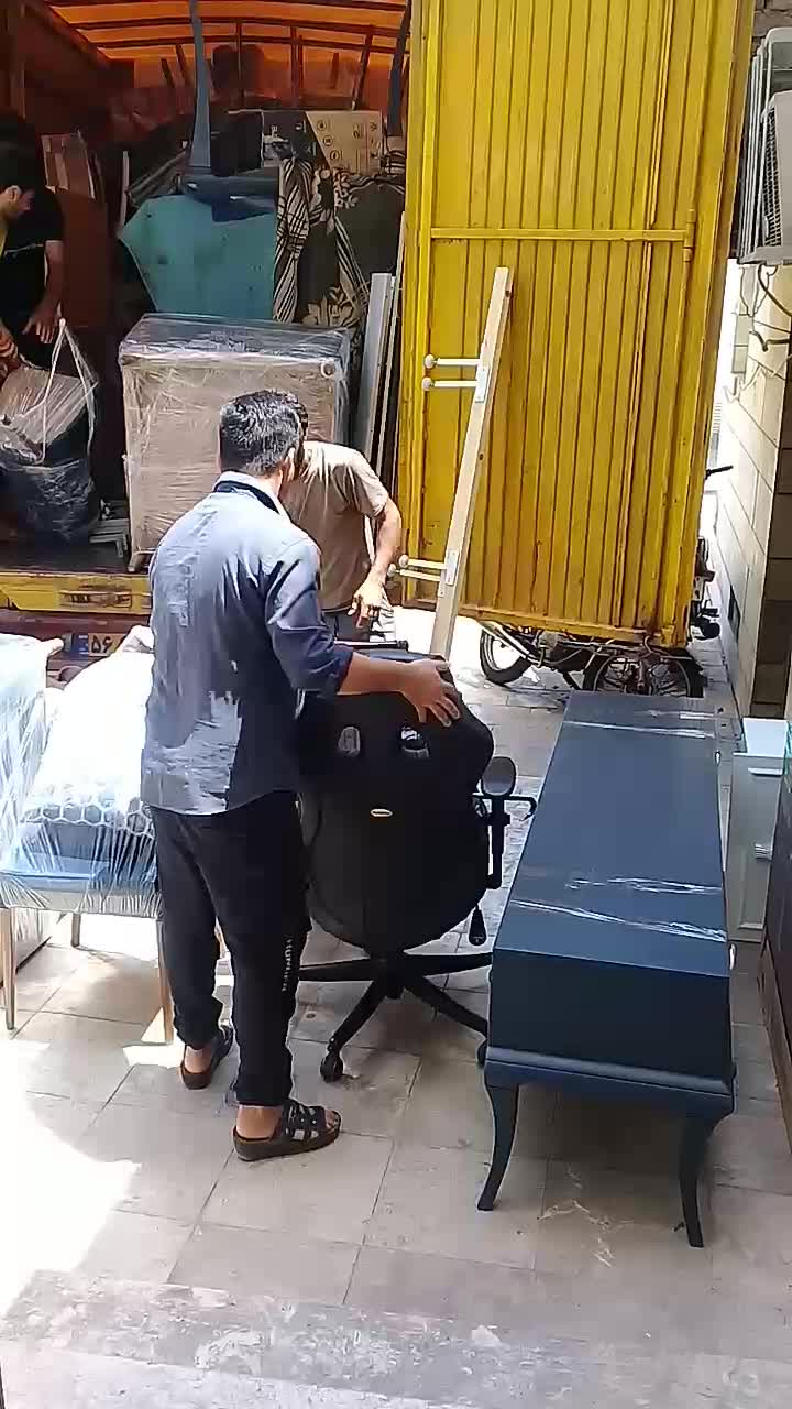 وانت تلفنی ملت بار ایسیزو نیسان وانت با کارگر|خدمات حمل و نقل|بندرعباس, |دیوار