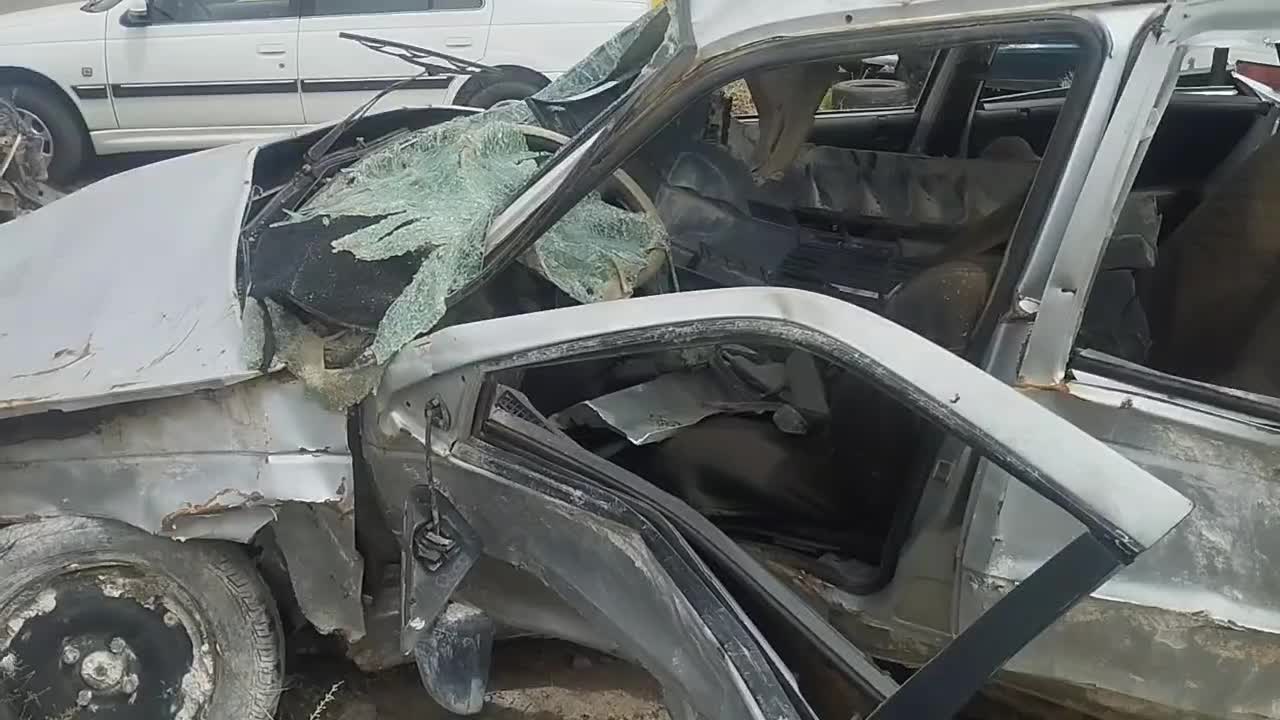 پژو تصادفی|خودرو سواری و وانت|ملک‌آباد, |دیوار