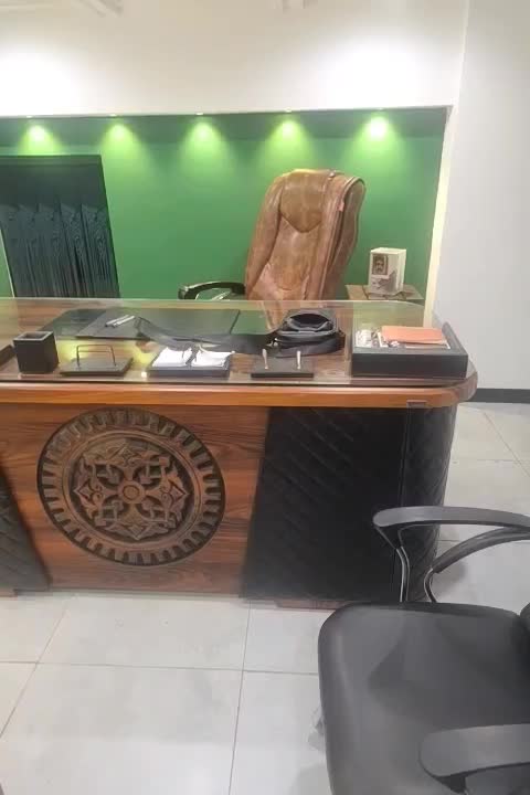 میز مدیریت و پرسنل و صندلی چرخان|مبلمان اداری|رشت, گلسار|دیوار