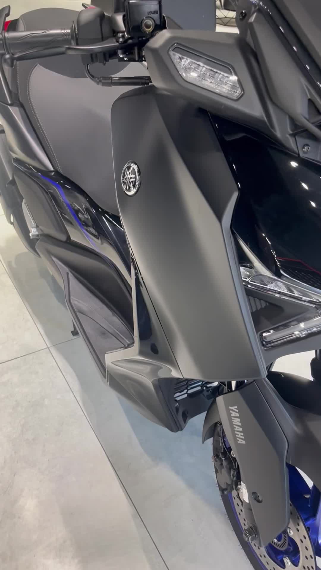 Yamaha Xmaxایکس مکس یاماها|موتورسیکلت|تهران, حکمت|دیوار