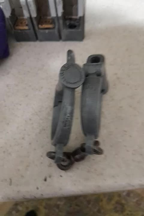 دستبند نظامی قدیمی بریتانیایی انتیک|کلکسیون اشیاء عتیقه|ری, هاشمآباد|دیوار