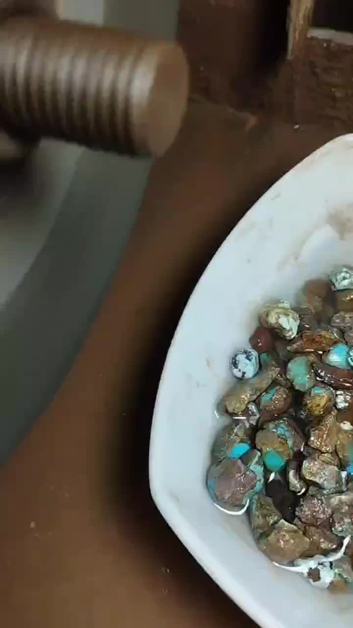 فیروزه|بدلیجات|نیشابور, کوی فرهنگیان|دیوار