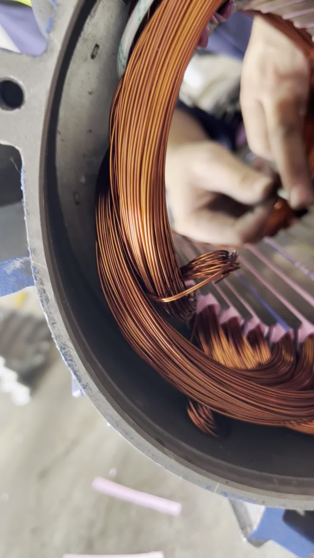 سیم پیچی برق صنعتی فاراد چناران گلبهار نوبهار|خدمات پیشه و مهارت|گلبهار, نوبهار|دیوار