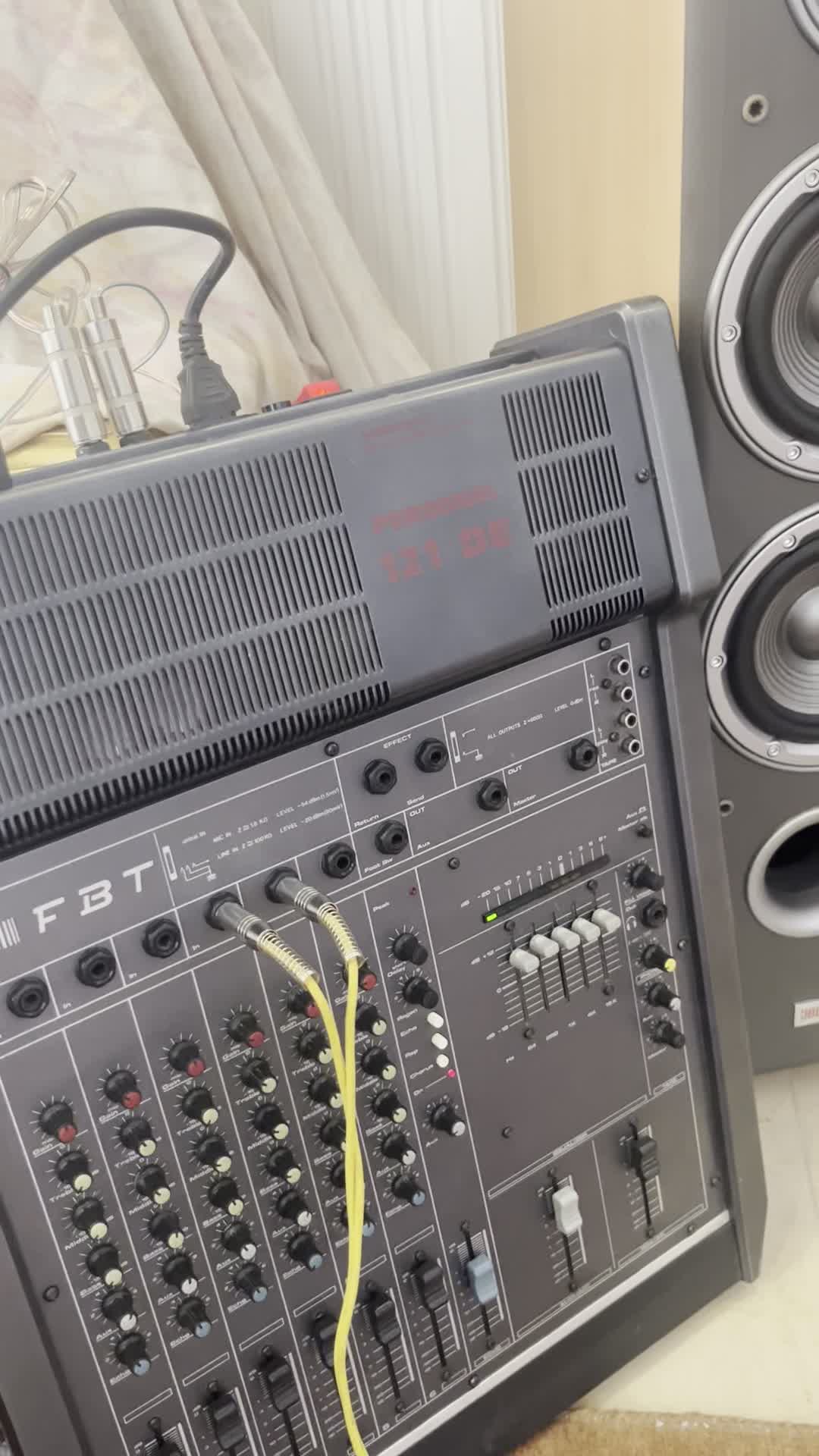 یک جفت باند jbl جیبیال ، یک میکسر fbt|سیستم صوتی خانگی|مشهد, سجاد شهر|دیوار