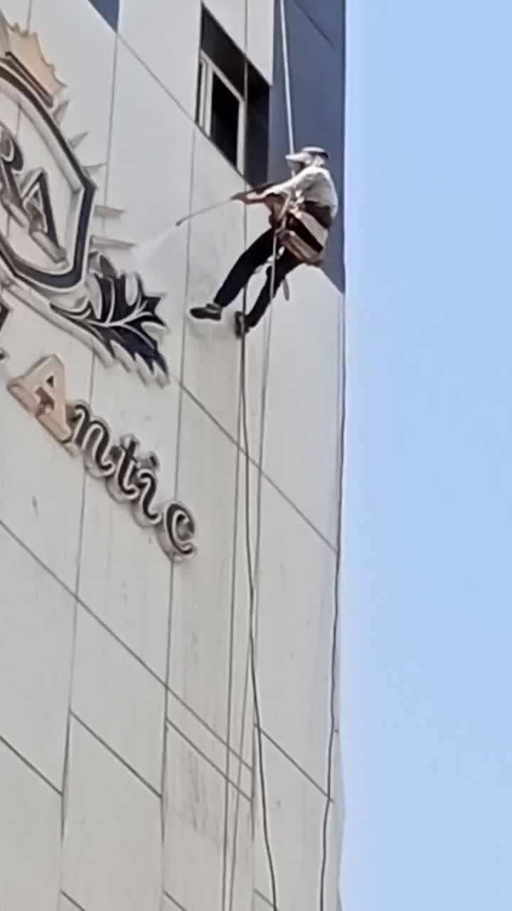 پیچ رولپلاک نما باطناب نصب اجرای هواکش رنگ نما|خدمات پیشه و مهارت|گلستان (تهران), |دیوار