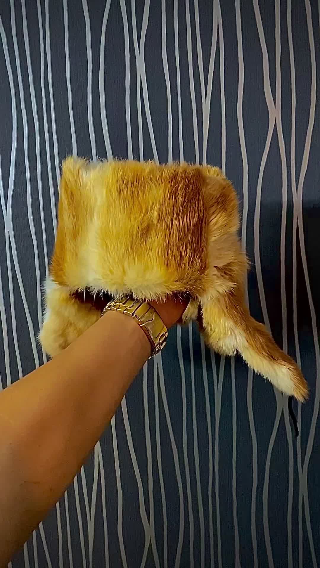 کلاه|لباس|بجنورد, |دیوار