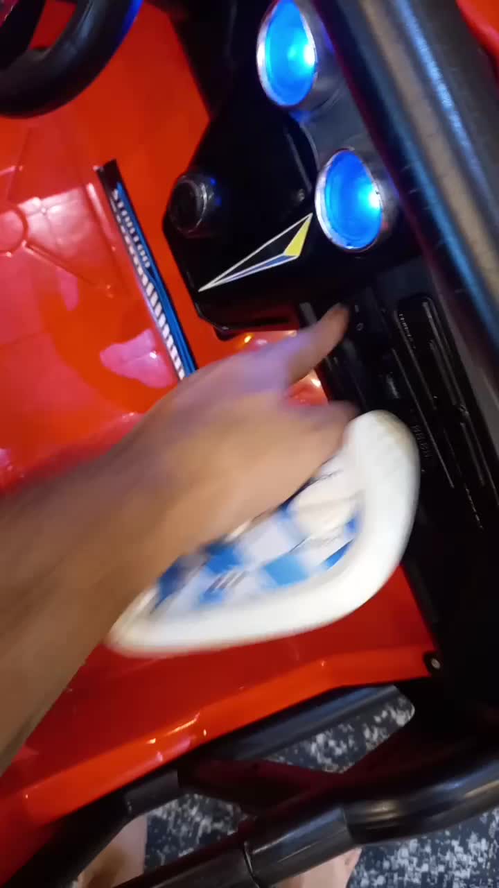 ماشین شارژی ۲نفره ۴ موتور خیلی خیلی بزرگ|اسباببازی بچه|تهران, حکیمیه|دیوار