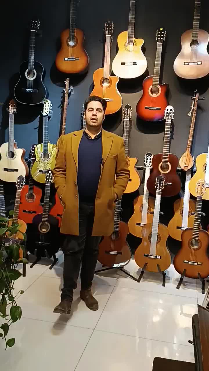 فروش گیتار والنسی|گیتار، بیس، امپلیفایر|نیشابور, فردوس شمالی|دیوار