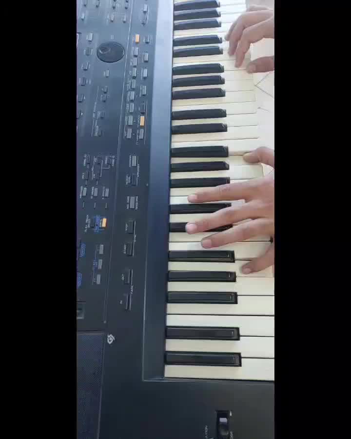 رولند e70|پیانو، کیبورد، آکاردئون|کرج, فاز ۴ مهرشهر|دیوار