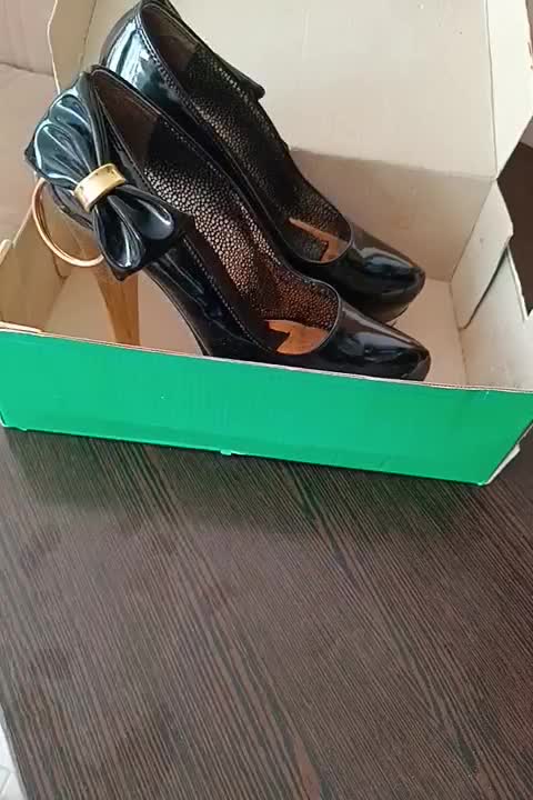 کفش|کیف، کفش، کمربند|شاهینشهر, حافظ شمالی|دیوار