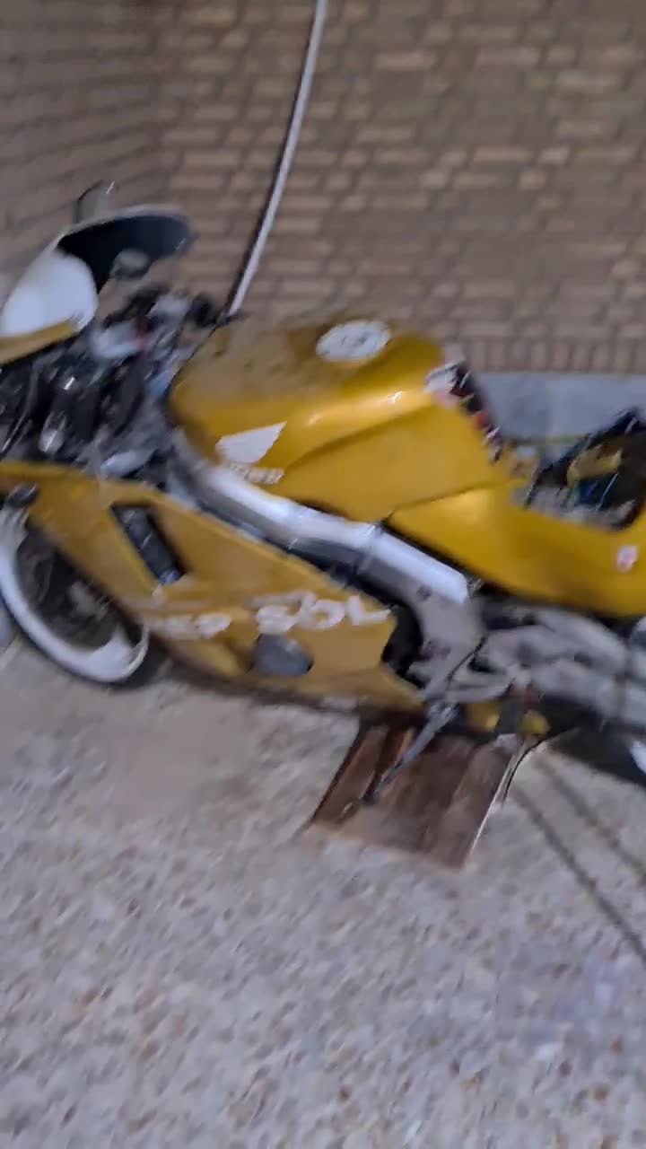 cbr400هندا سویچ چکی نمیدم کامل بخون|موتورسیکلت|تهران, حر|دیوار