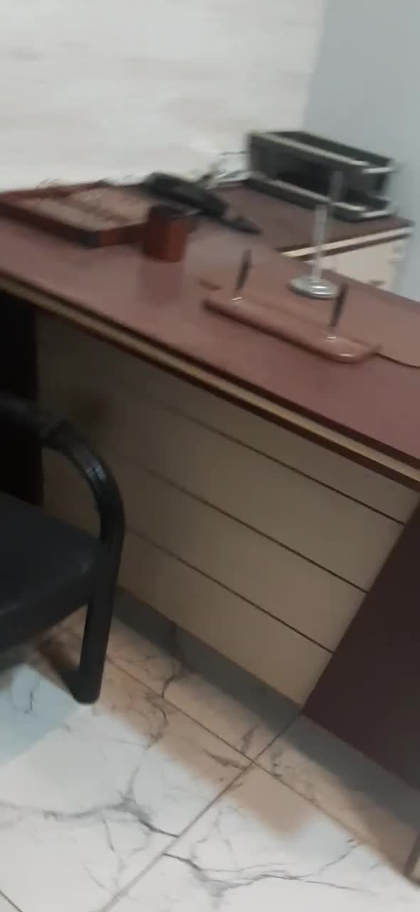 میز وصندلی اداری|دفتر کار|پرند, فاز ۵|دیوار