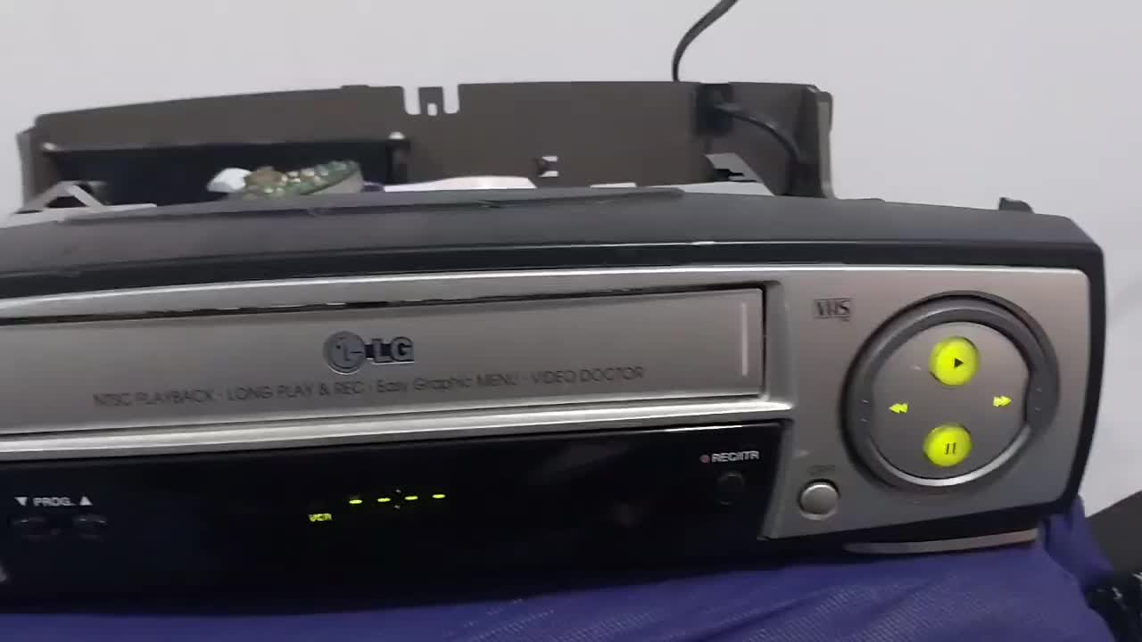 ویدئو VHS|پخش‌کننده DVD و ویدیو|قدس, معادن شن و ماسه|دیوار