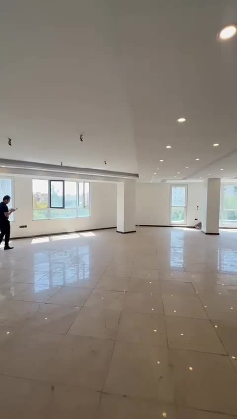 ۱۳۰متر کلید نخورده تاپ لوکیشن اداری.صادقیه|فروش دفتر کار، اتاق اداری، مطب|تهران, اباذر|دیوار