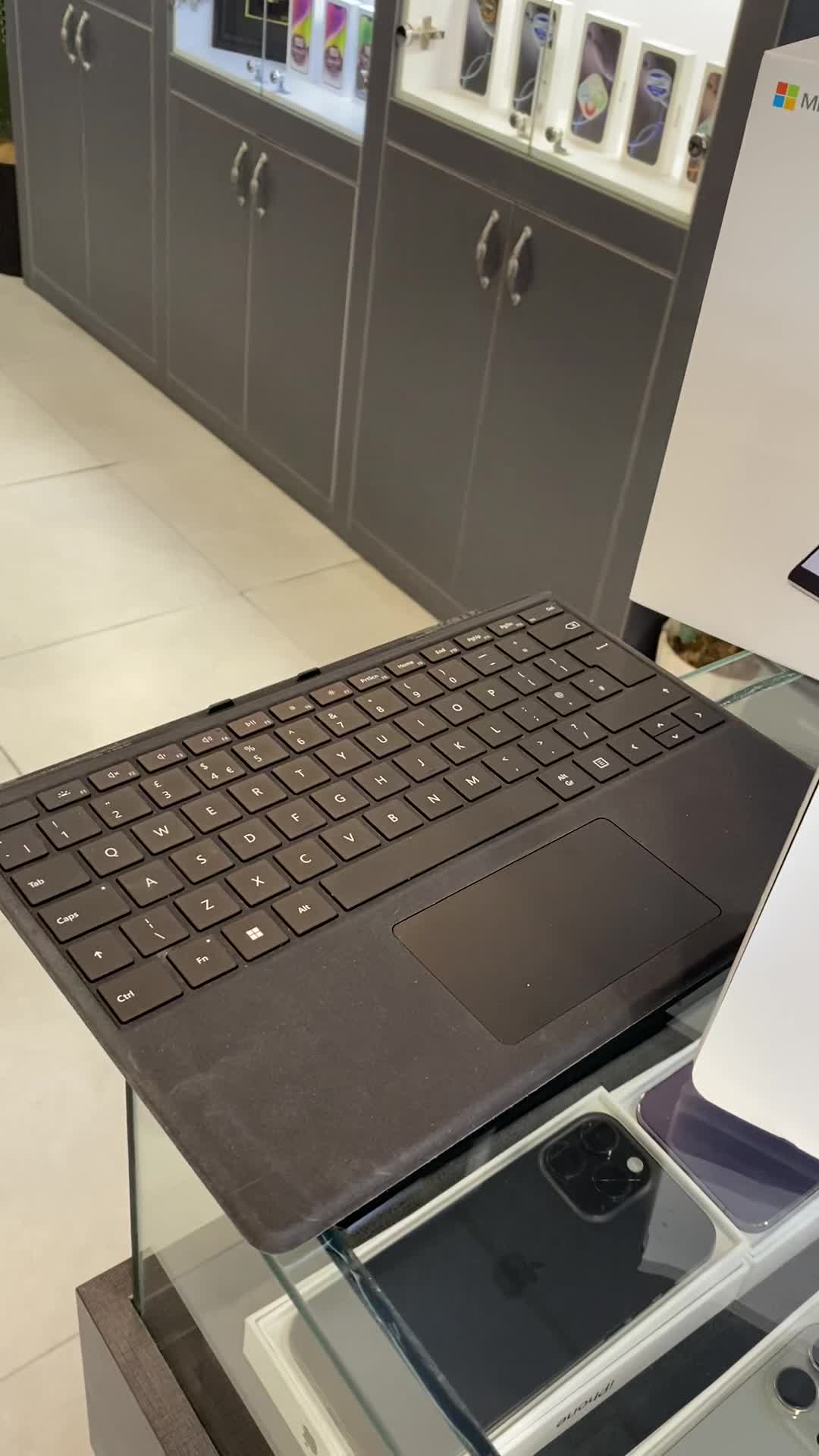 surface pro 9 SQ3|رایانه همراه|شیراز, عفیف‌آباد|دیوار