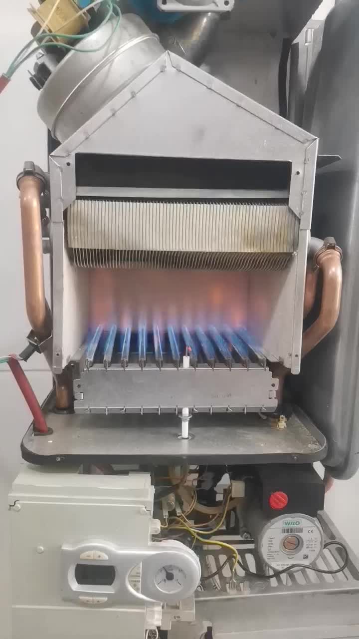 پکیج فرولی دست دو|آبگرمکن، پکیج، شوفاژ|شاهین‌شهر, چمران|دیوار