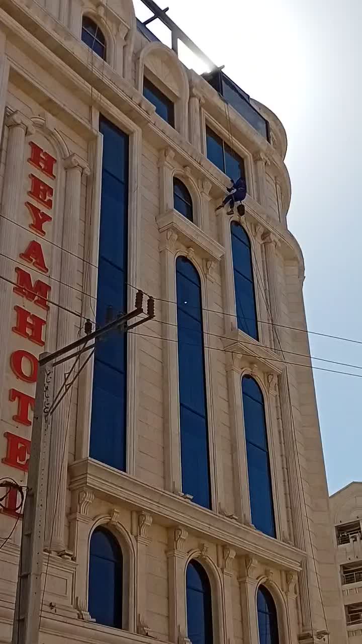 خدمات کار ارتفاع پیچ ورولپلاک برق نما طناب بندباز|خدمات پیشه و مهارت|اهواز, امانیه|دیوار