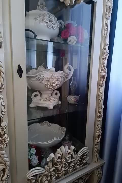 ویترین کاملا سالم با 3 میوه خوری آجیل خوری|بوفه، ویترین، کنسول|لاهیجان, گلستان|دیوار