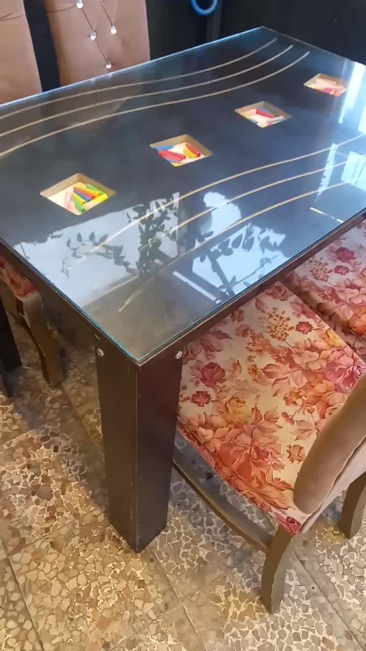 میز و صندلی نهار خوری ۴نفره کاملا سالم|میز و صندلی غذاخوری|لاهیجان, گلستان|دیوار