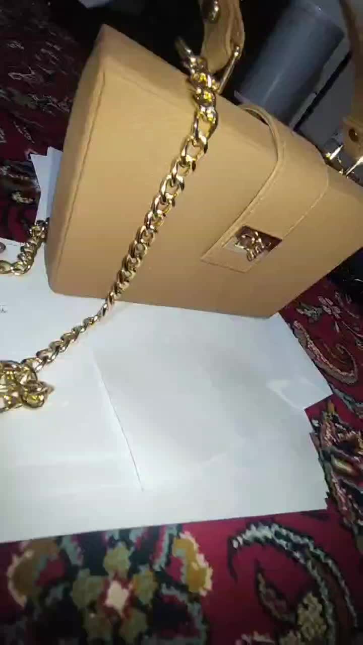 بدلیل تغییر شغل کیفا ب فروش میرسن|کیف، کفش، کمربند|اهواز, ۲۴ متری|دیوار