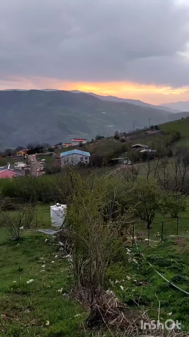 خانه قدیمی قابل تعمیر دارای کلی امتیازات فروشی|فروش زمین و ملک کلنگی|برهسر, |دیوار