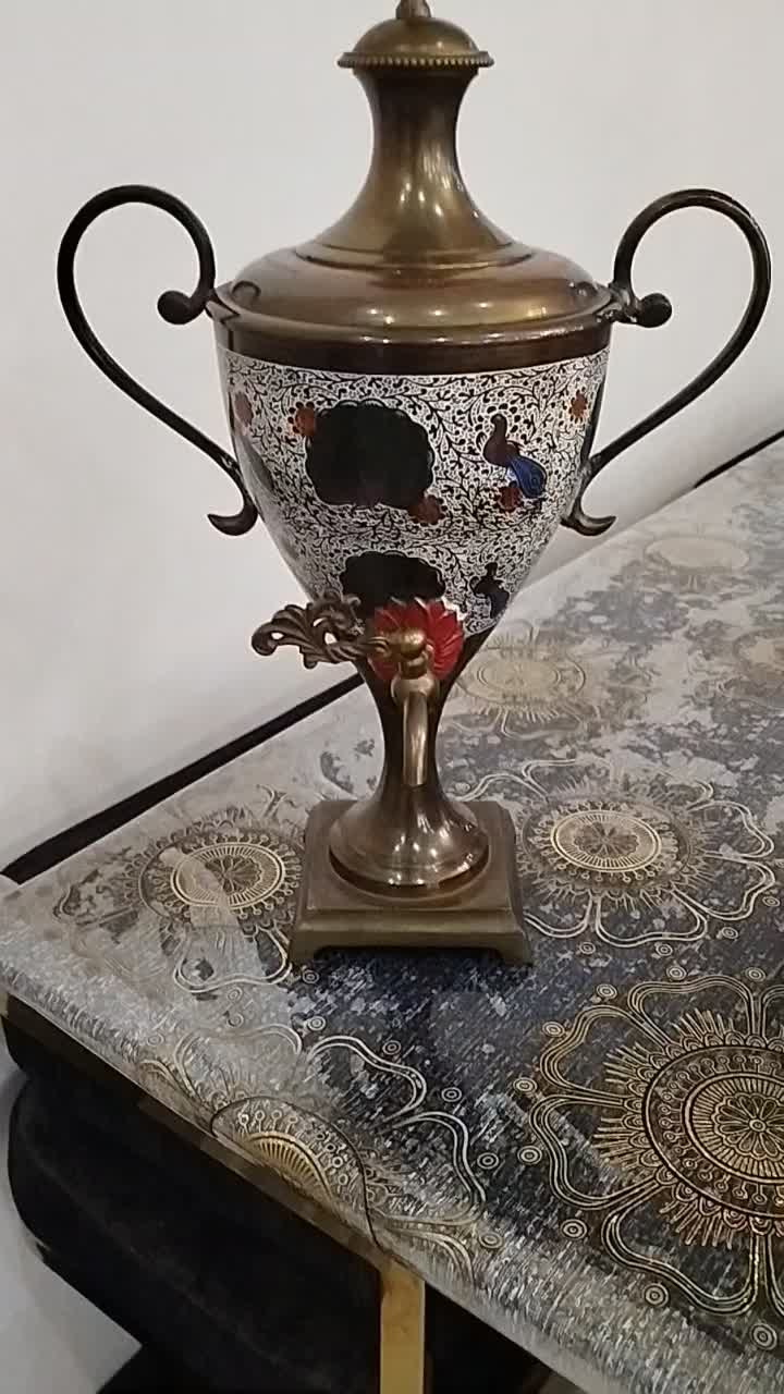 سماور زغالی قدیمی و پانچ شراب خوری|کلکسیون اشیاء عتیقه|باقرشهر, |دیوار