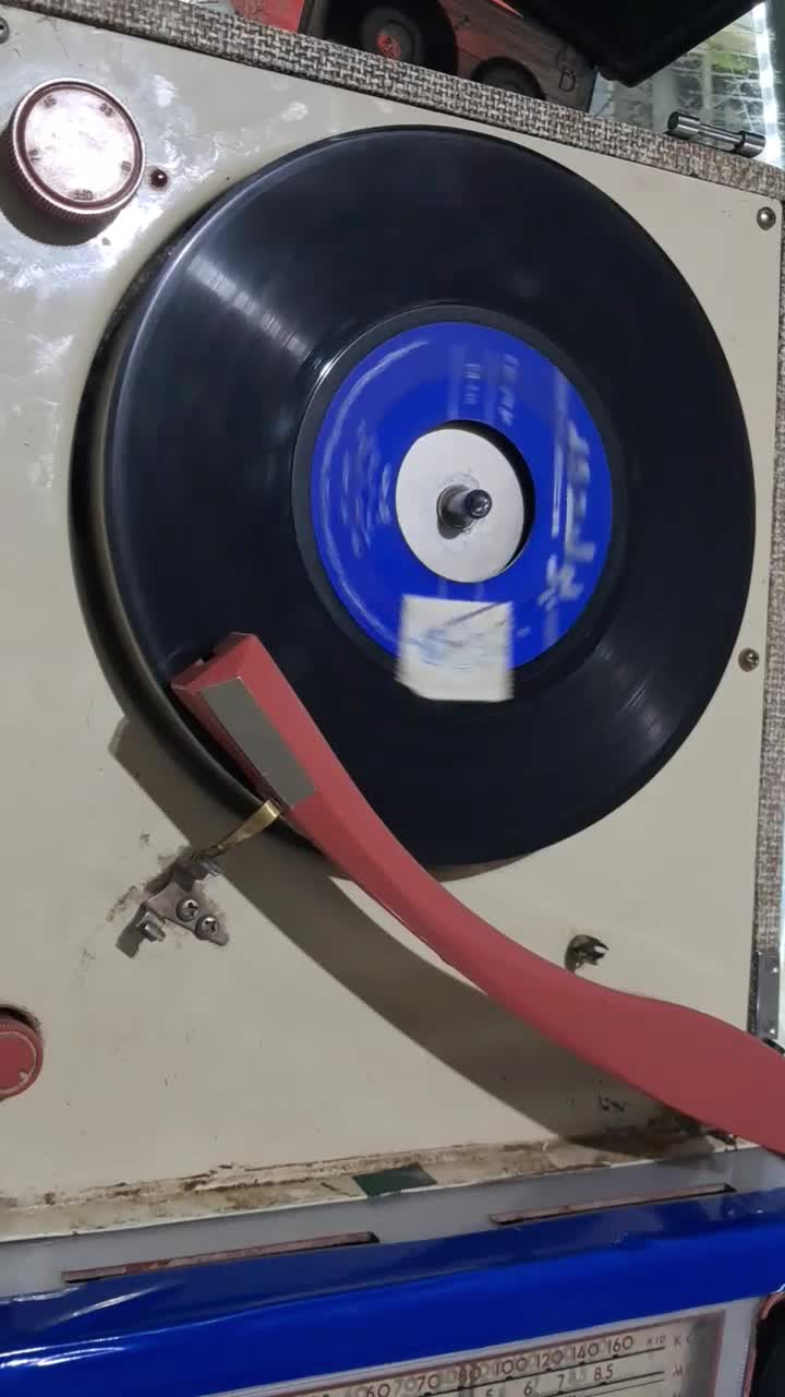 اجناس قدیمی آپارات ۱۶ و ۸ گرام تلفن رومیزی|کلکسیون اشیاء عتیقه|فسا, |دیوار