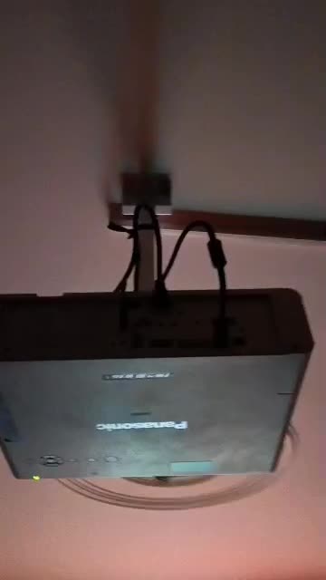 ویدیو پروژکتور پاناسونیک اصل ژاپن panasonic|تلویزیون و پروژکتور|تهران, سید خندان (جلفا)|دیوار