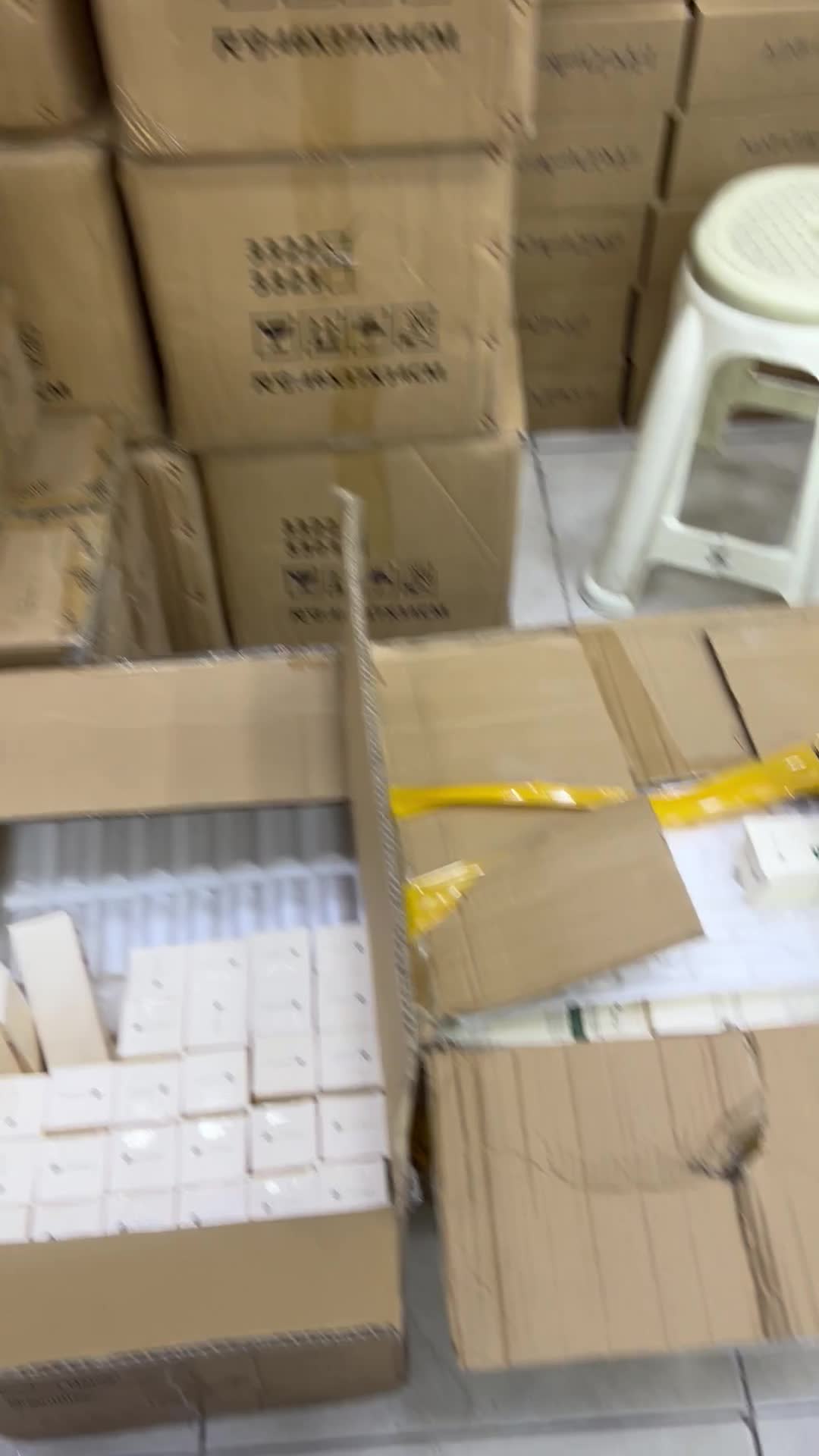 امپراطور پوستی و آرایشی اکبری قشم وارد کننده چین|آرایشی، بهداشتی، درمانی|درگهان, |دیوار