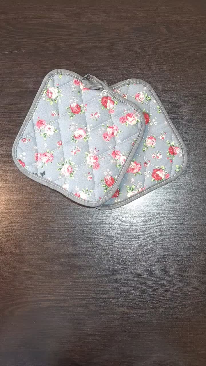 دستگیره نسوز چهارگوش گلدار آشپزخانه فروشگاه بوتیا|سفره، حوله، دستمال آشپزخانه|کرمان, |دیوار