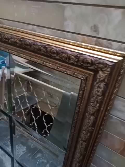 اینه بزرگ|آینه|خمینیشهر, |دیوار