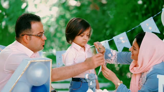 آتلیه عکاسی وفیلمبرداری کودک،عروس،حاملگی|خدمات پذیرایی، مراسم|یزد, |دیوار