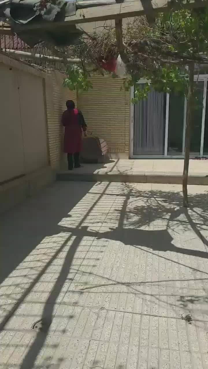 محله ۲/یک طبقه ویلایی/ مجرد یی حاشیه/قابل تبدیل|اجارهٔ خانه و ویلا|اصفهان, بهارستان|دیوار