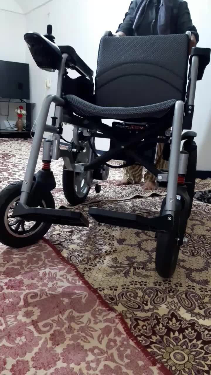 دو ویلچربرقی اکبند چمدونی برنت زنیتمد تاشو|آرایشی، بهداشتی، درمانی|تهران, نظامآباد|دیوار
